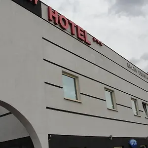 https://hotel-sunny.poznan-hotels.com